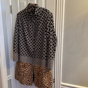 Dennis Basso Black and Tan Patterned Cape